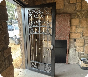 Award-winning fence gate-1